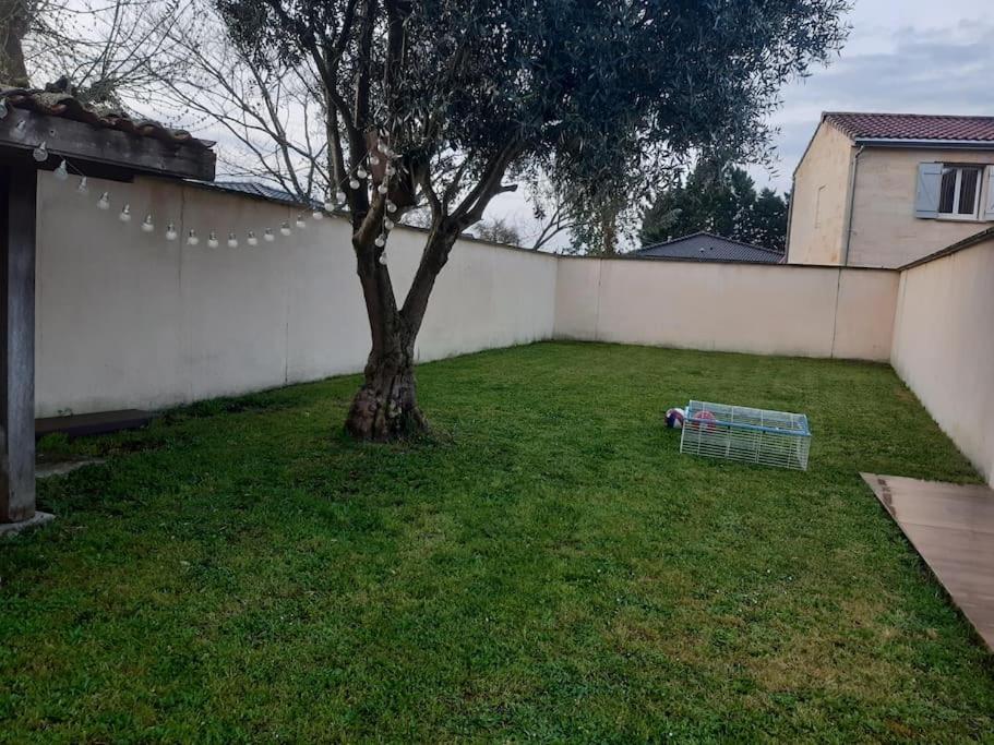 Villa Le Petit Nid Saint-Loubès Exterior foto